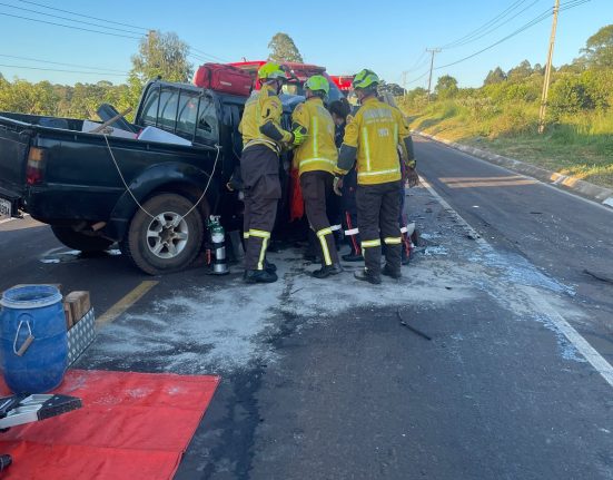 Colisão frontal na SC-480 deixa uma pessoa gravemente ferida