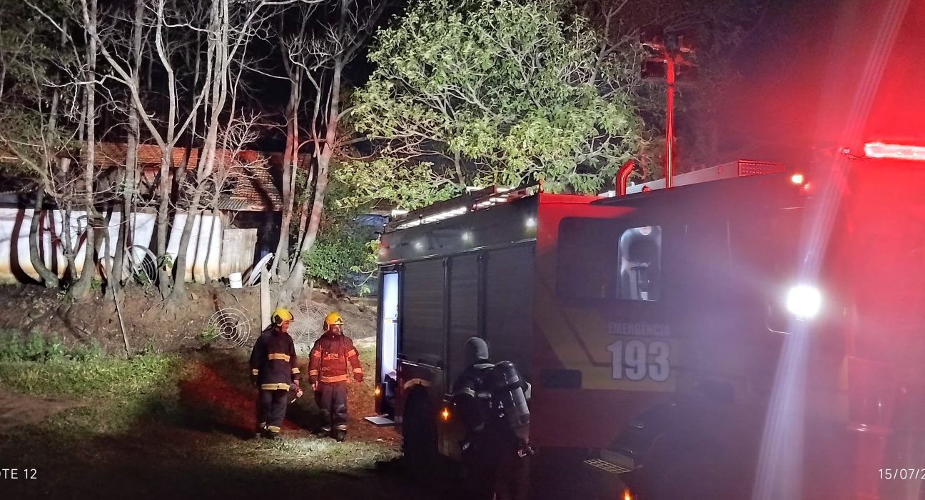 Incêndio atinge aviário no interior de Xanxerê