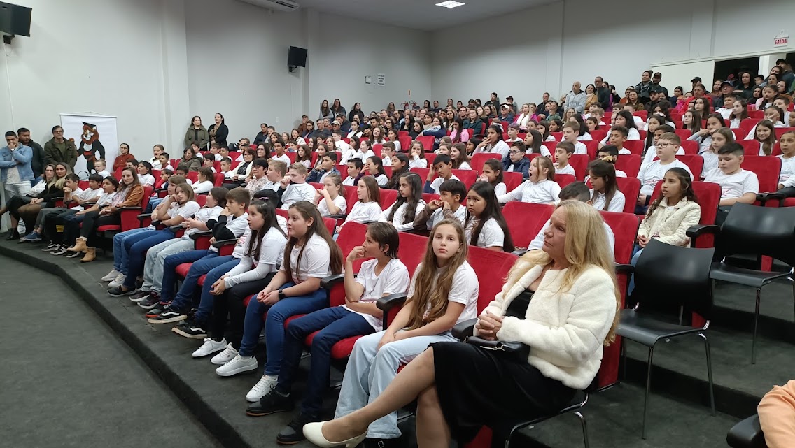 Mais de 130 alunos se formam pelo Proerd em São Domingos
