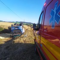 Motorista fica ferido após carreta sair da pista em Vitorino