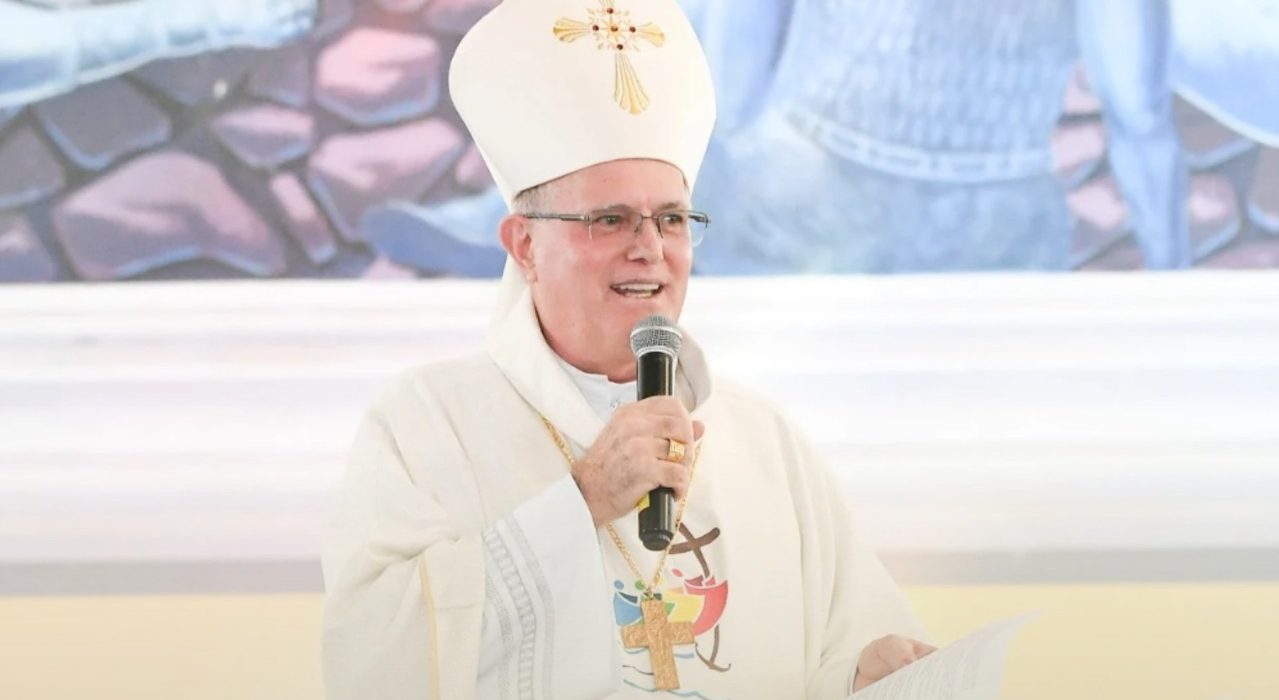 Arcebispo Dom Odelir Magri é internado com malária