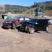 Colisão entre dois veículos é registrada em Mondaí