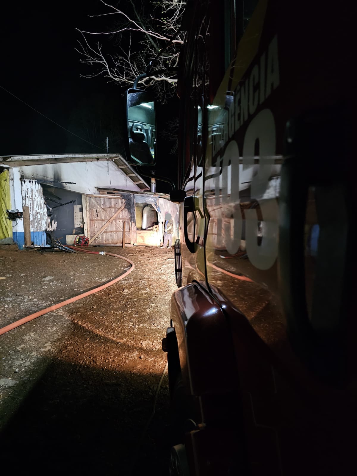 Bombeiros controlam princípio de incêndio em aviário