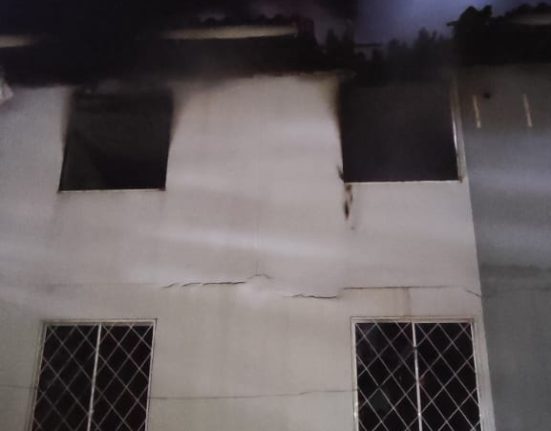 Explosão seguida de incêndio atinge apartamento em Chapecó