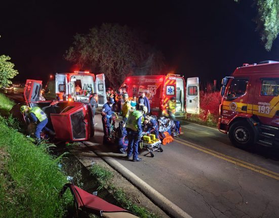 Colisão frontal deixa quatro feridos em Chapecó