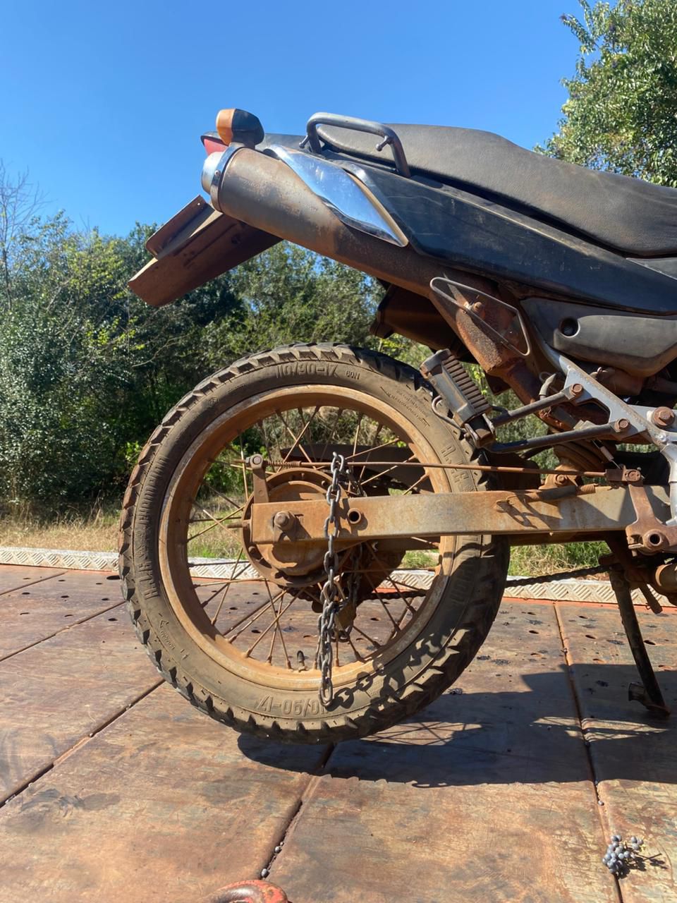 Polícia Militar recupera motocicleta furtada em São Domingos e prende suspeito