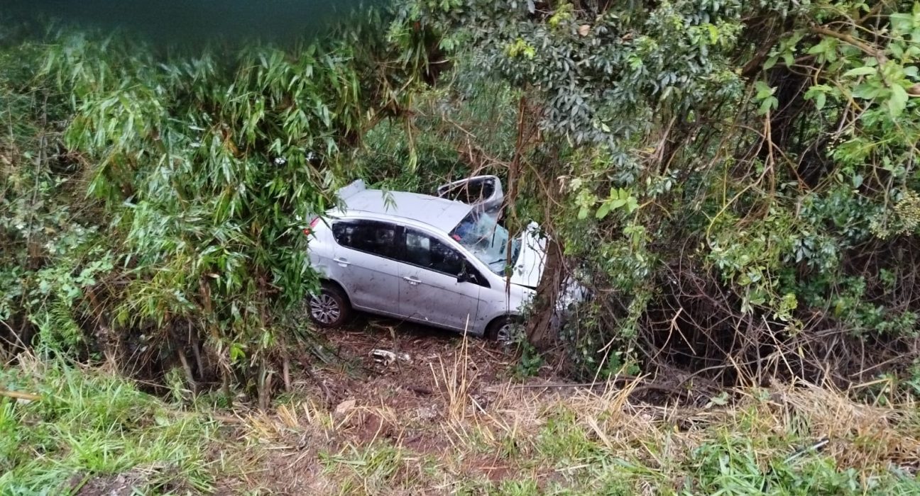 Grave acidente na PR-158 deixa três pessoas feridas em Vitorino