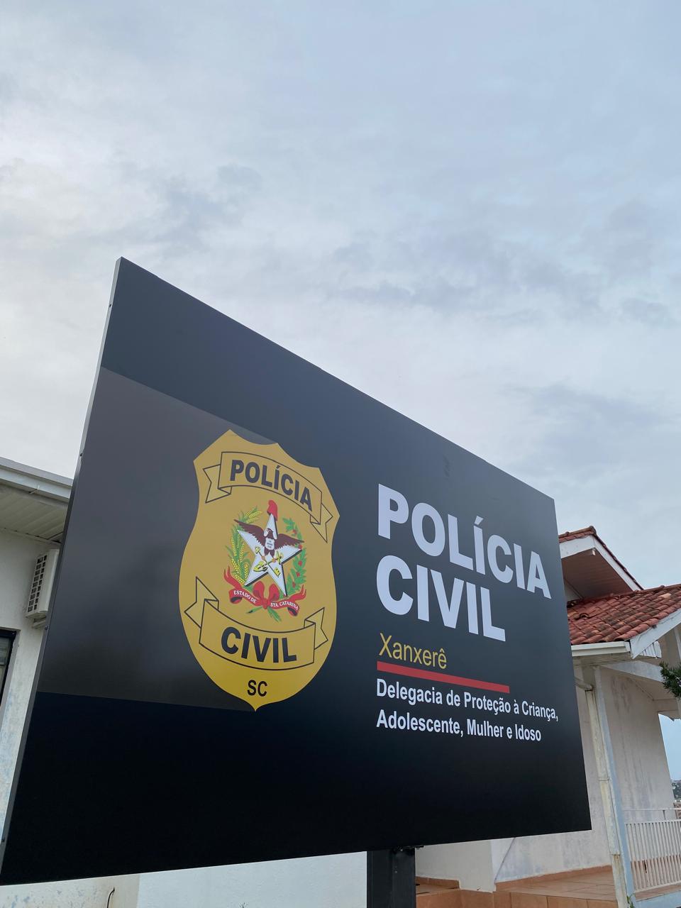 Polícia Civil cumpre mandado em investigação de ameaças contra aluna em escola de Xanxerê