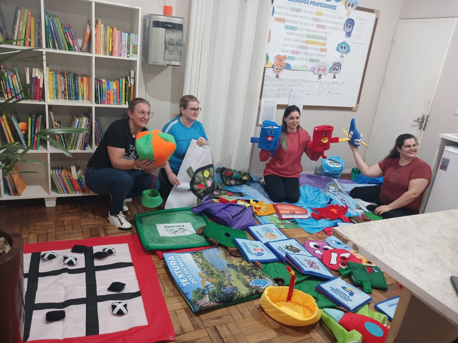 Secretaria de Educação de Ipuaçu inicia entrega de kits didáticos para escolas