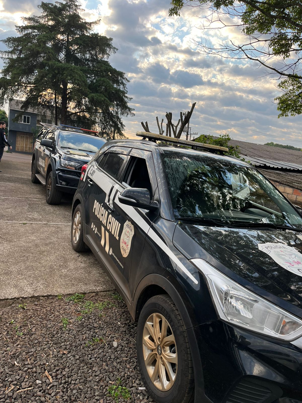 Polícia Civil prende duas pessoas por tráfico de drogas em São Domingos