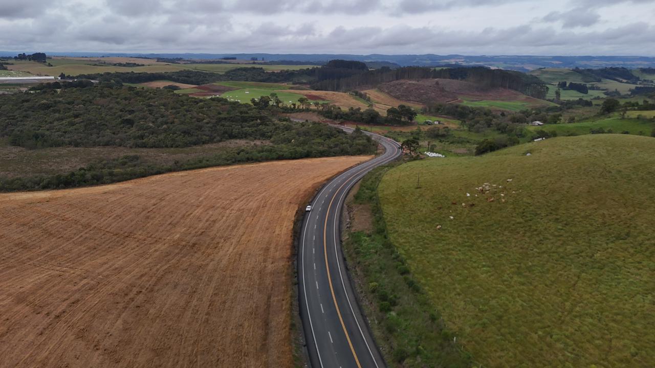 SC-156 entre São Domingos e a divisa com o Paraná está 50% concluída – Foto: Divulgação / SIE