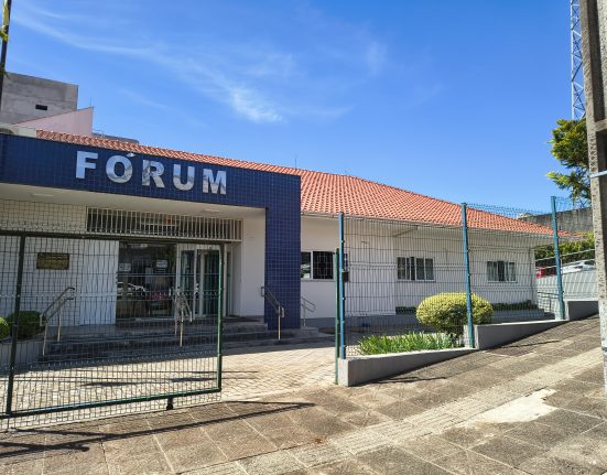 Júri Popular condena dois homens por tentativa de homicídio e corrupção de menores em São Domingos
