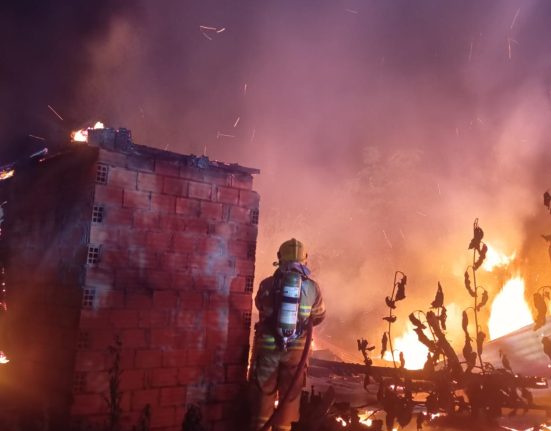 Incêndio destrói residência no interior de São José do Cedro