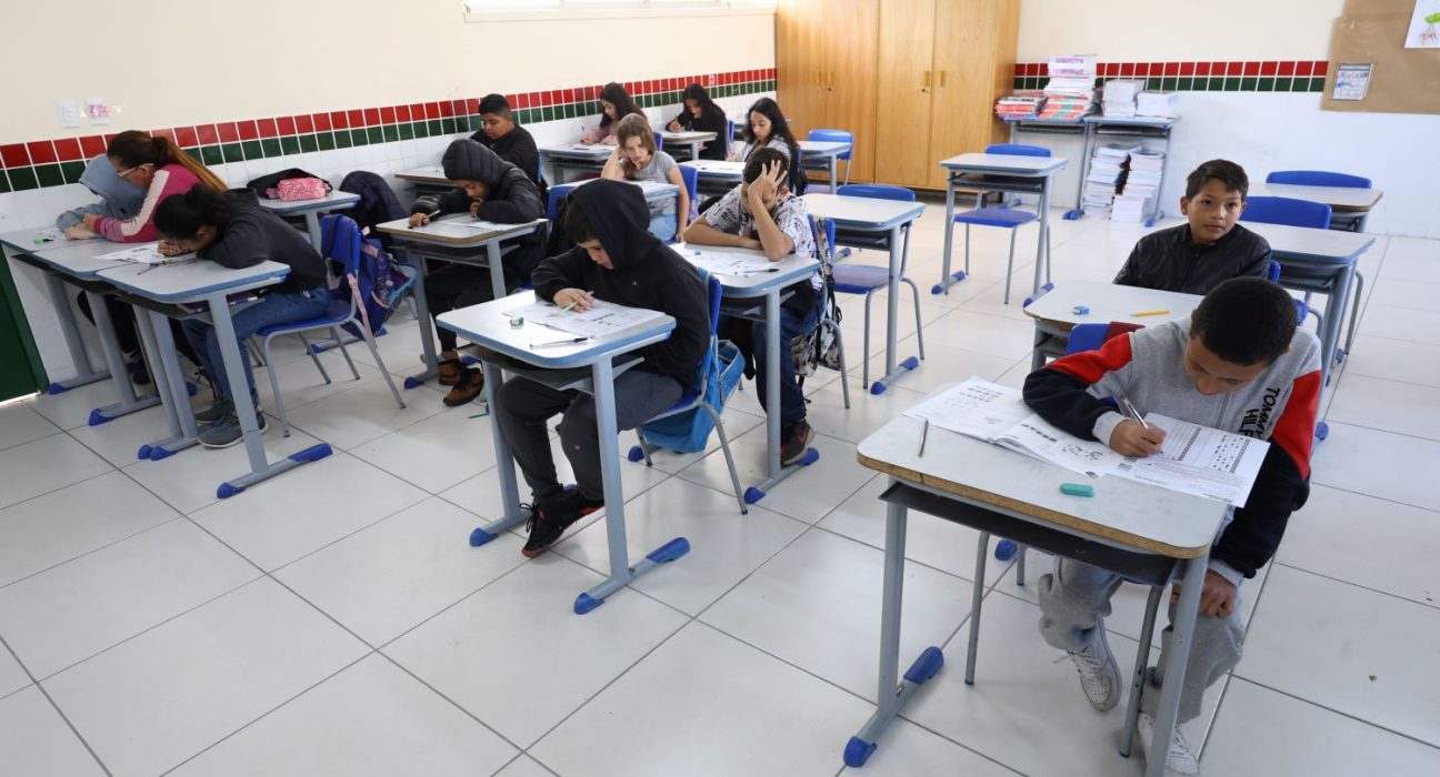 Santa Catarina inicia aplicação das provas do SAEB nas escolas estaduais