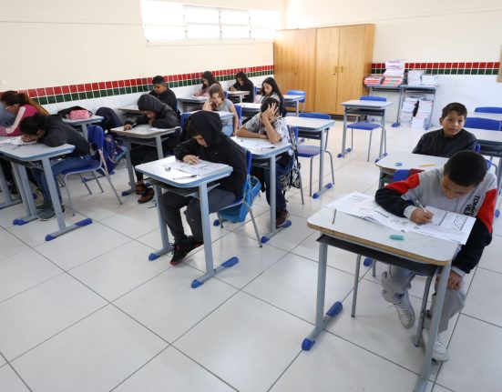 Santa Catarina inicia aplicação das provas do SAEB nas escolas estaduais