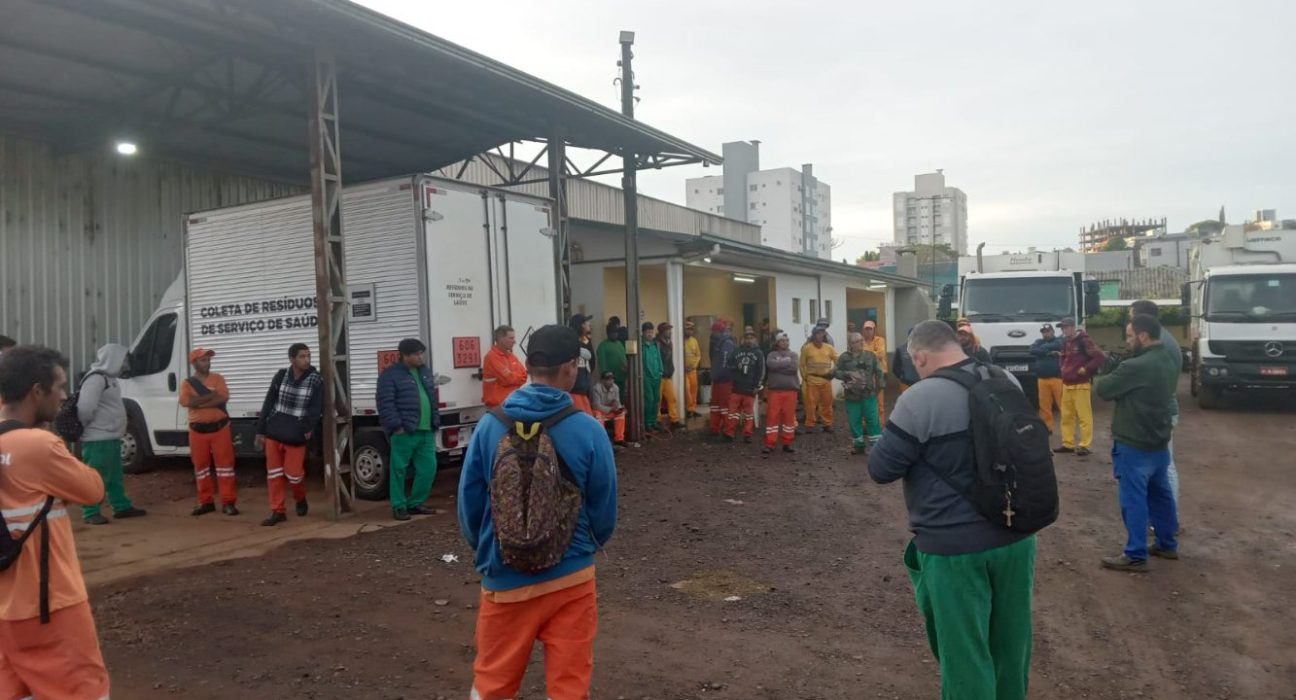 Paralisação da coleta de lixo afeta São Domingos e Ipuaçu