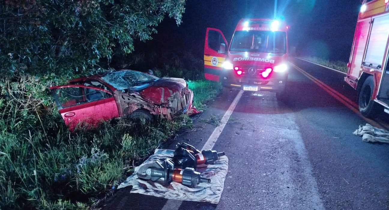 Saída de pista seguida de capotamento deixa uma pessoa morta em Vitorino