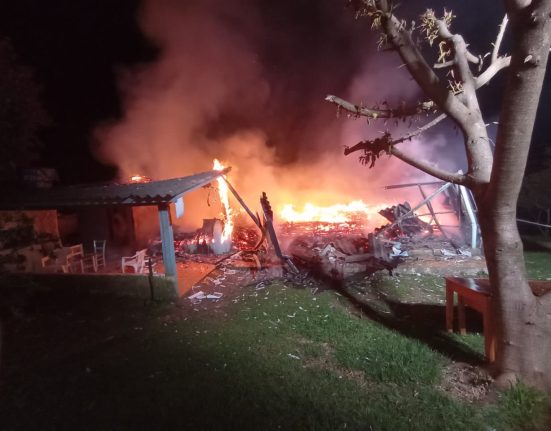 Incêndio destrói residência na Linha Baitaca, em São Domingos