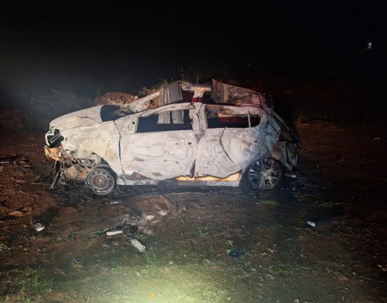 Motorista sofre ferimentos graves após capotamento e incêndio na SC-283