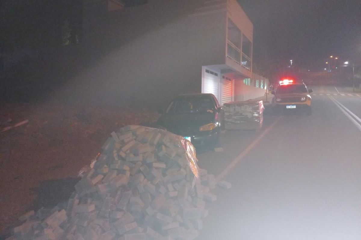 Motorista de 29 anos morre após ser prensado pelo próprio carro