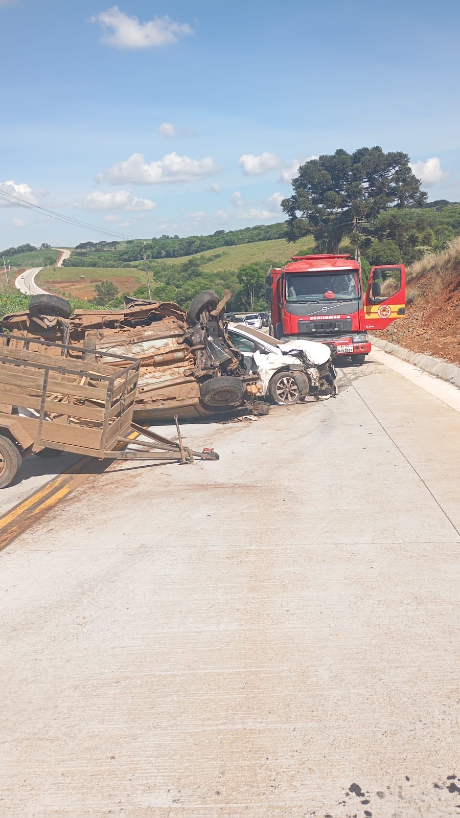 Colisão frontal na SC-305 deixa dois feridos em Campo Erê
