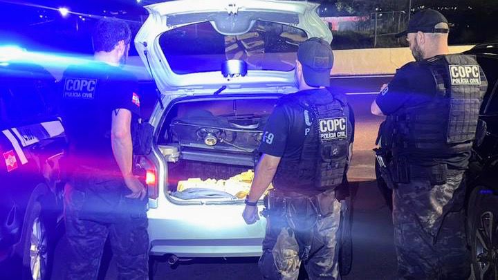 Polícia Civil apreende cerca de 50 kg de maconha e prende dois homens em Quilombo