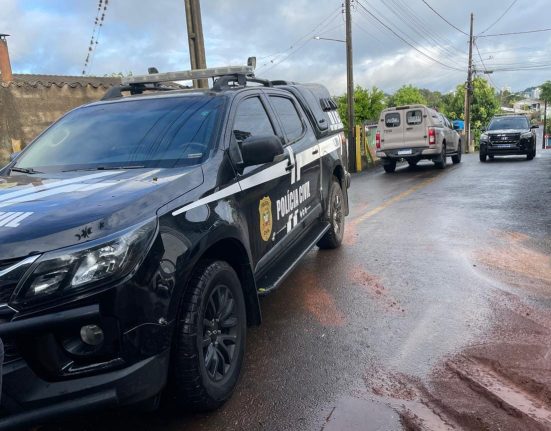Polícia Civil cumpre seis ordens judiciais e prende duas pessoas em operação contra o tráfico de drogas em Xanxerê