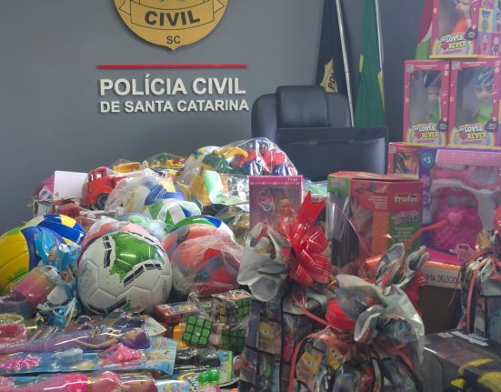 Polícia Civil de Xanxerê arrecada 160 brinquedos para a Campanha Natal Solidário