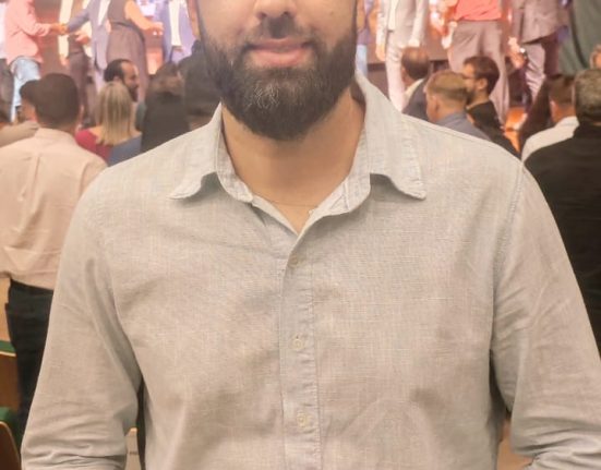 o prêmio foi recebido pelo secretário municipal de Desenvolvimento Econômico, Gleicon Cardoso