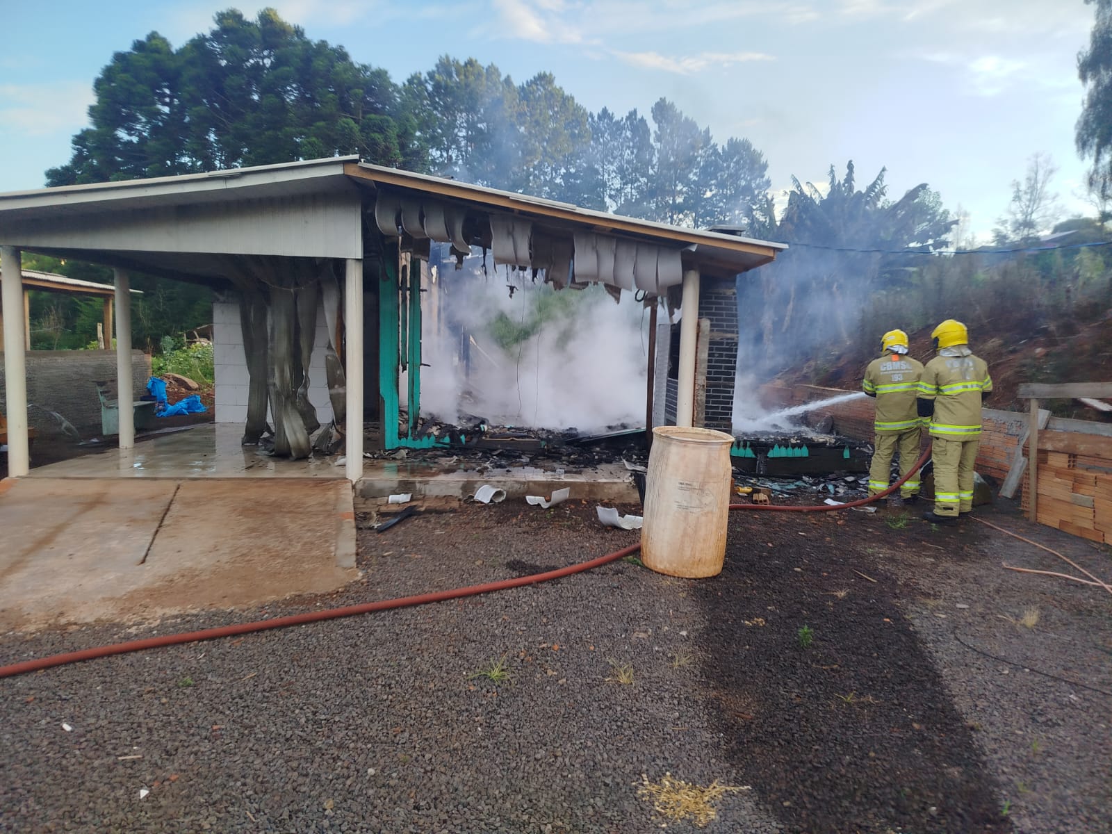 Incêndio atinge residência em Jupiá