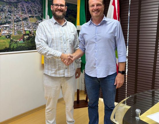 Prefeito Márcio Grosbelli entra em férias e vice Bernardo Basso assume