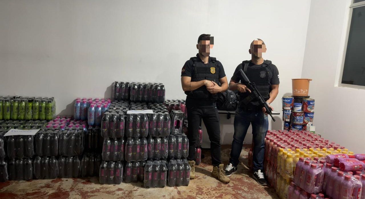 Carga de bebidas foi encontrada em galpão em Palmitos (Fotos Polícia Civil)