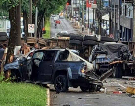 Acidente ocorreu na avenida Fernando Machado - Foto Redes Sociais/Oeste Mais