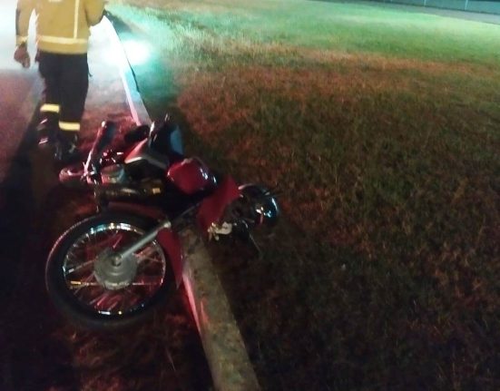 Homem de 55 anos morreu no acidente - Fotos Corpo de Bombeiros