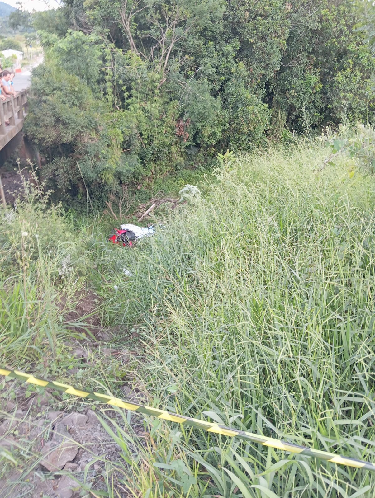 Motociclista morre após saída de pista na SC-305