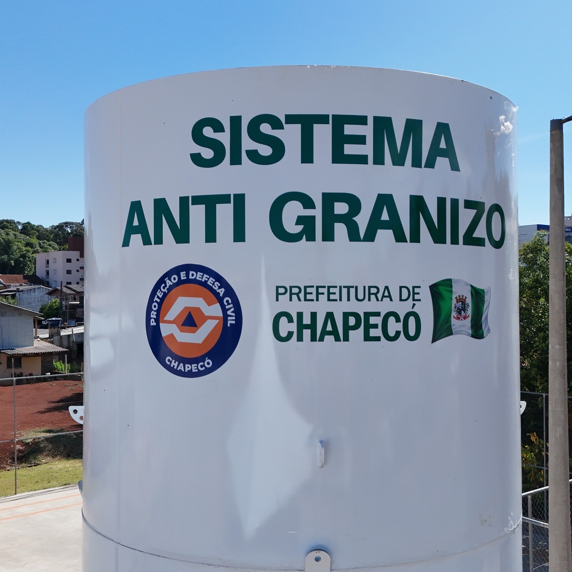 Chapecó é pioneira em sistema antigranizo urbano