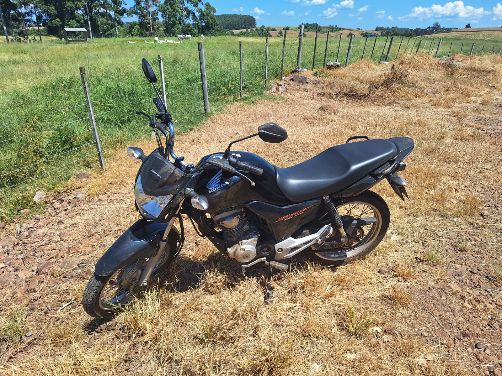 Moto saiu da pista na manhã desta sexta-feira - Foto PMRv