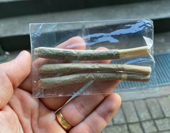 Cigarros de maconha foram apreendidos Fotos - Polícia Militar
