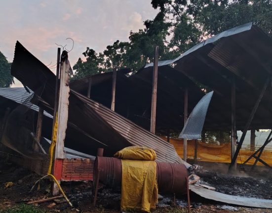 Incêndio causa danos em aviário no interior de Quilombo