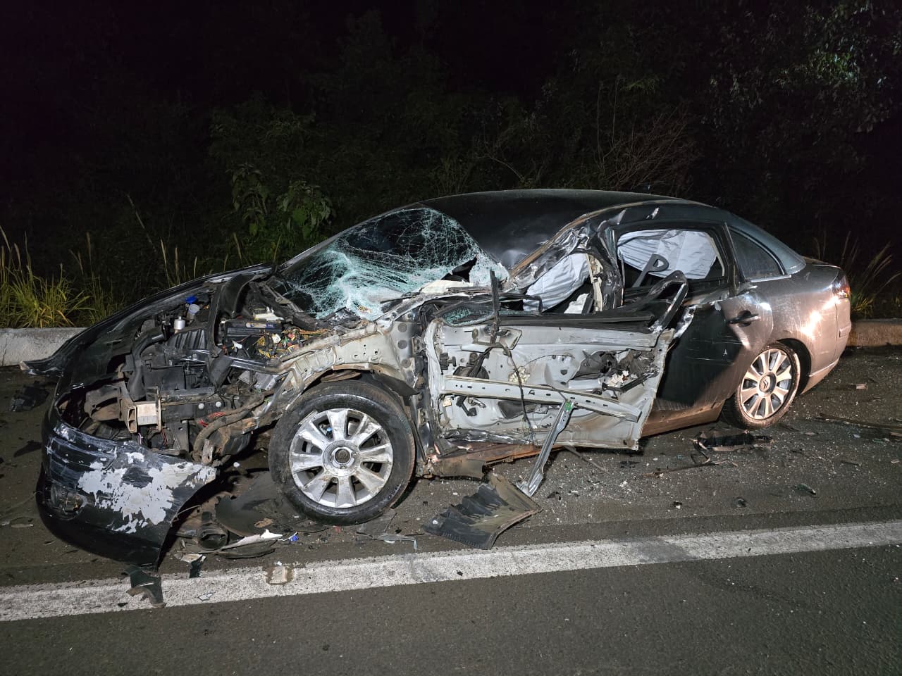 Colisão frontal deixa dois feridos na BR-282 entre Xaxim e Cordilheira Alta