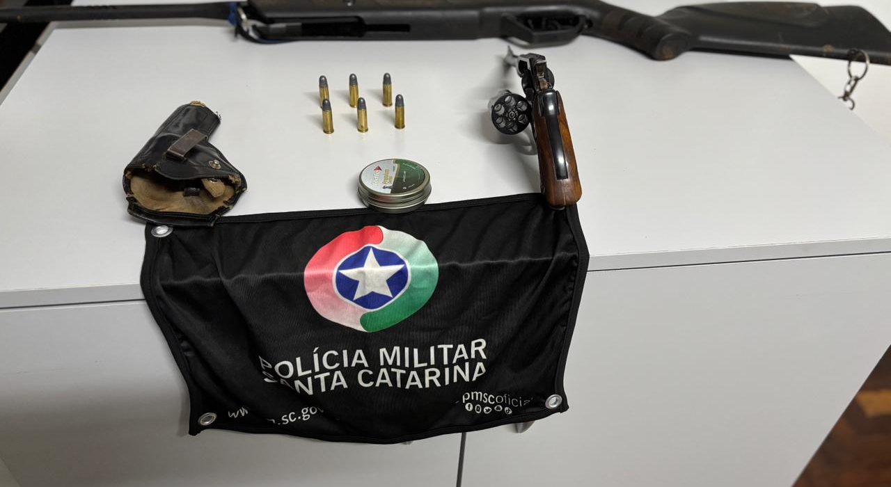 Homem é preso por porte ilegal de arma no interior de Ipuaçu