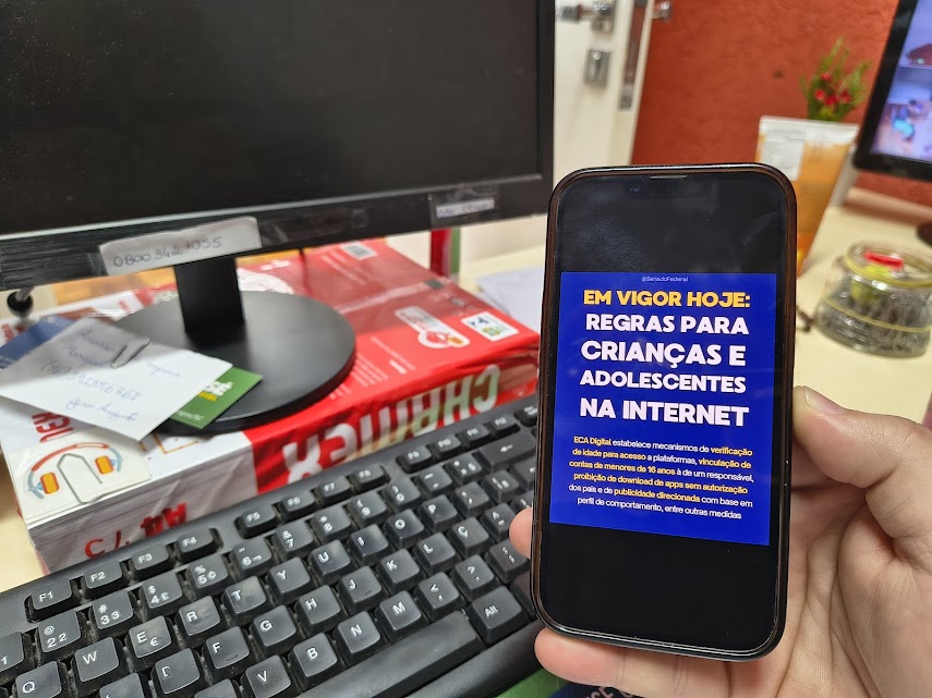 Lei que amplia proteção de crianças e adolescentes na internet entra em vigor no Brasil