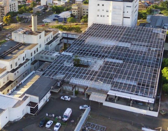 Modernização do telhado do Hospital Regional do Oeste em Chapecó