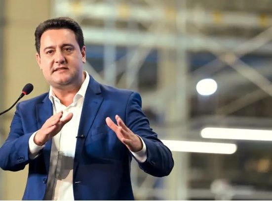 Ratinho Jr. desiste da corrida presidencial