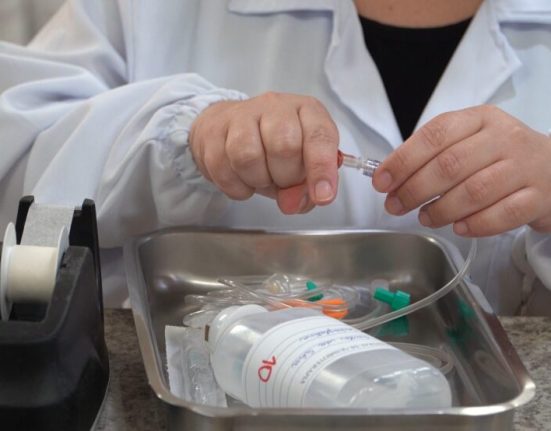 Especialistas destacam sinais de alerta, fatores de risco e importância da investigação médica diante de sintomas persistentes - Foto SES