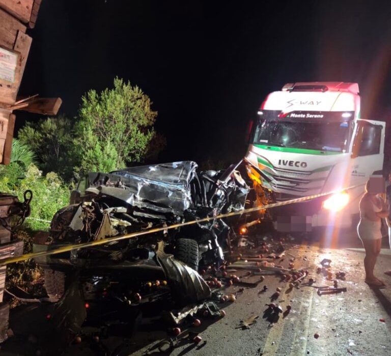 Apesar do impacto, ninguém ficou ferido na ocorrência - Fotos Divulgação CBSC