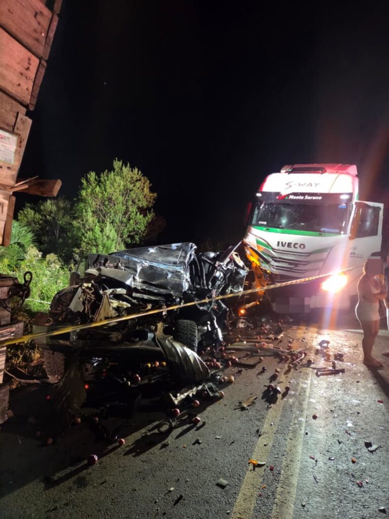 Apesar do impacto, ninguém ficou ferido na ocorrência - Fotos Divulgação CBSC
