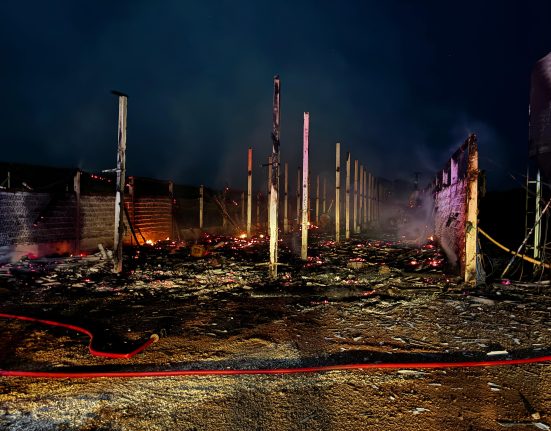 Incêndio atinge aviário no interior de Entre Rios