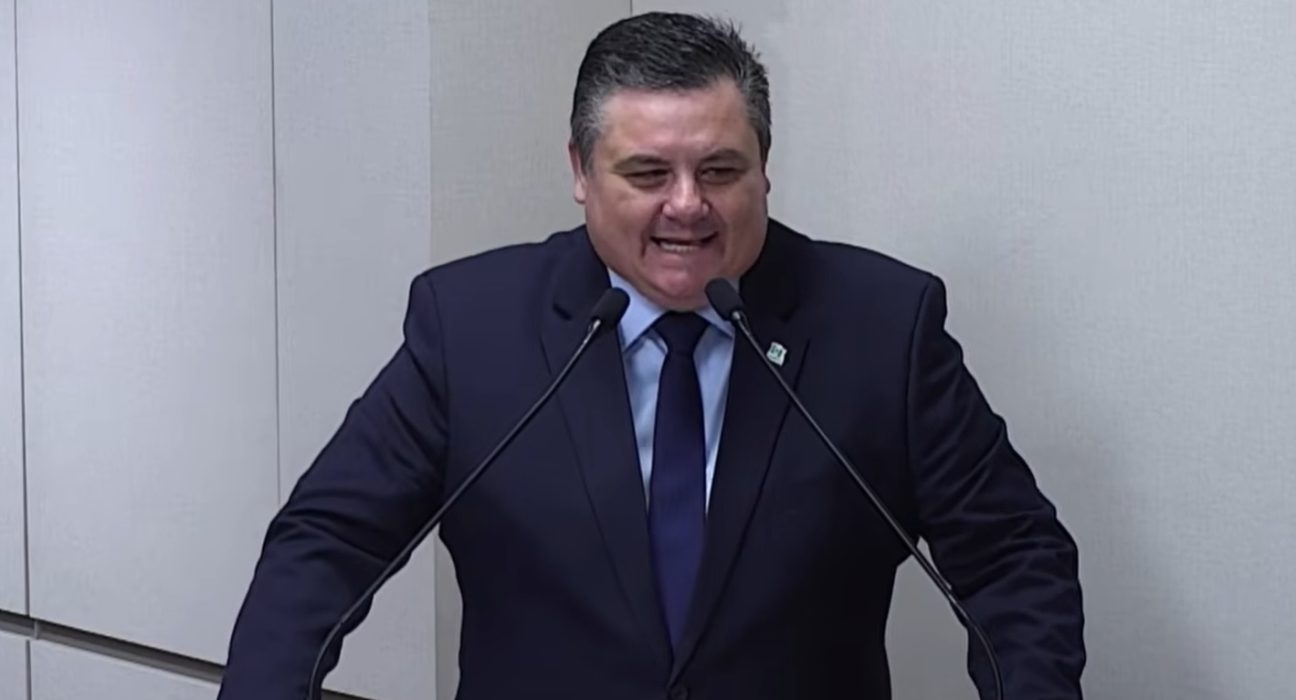 Valmor Scolari toma posse como prefeito de Chapecó - Foto Reprodução Oeste Mais