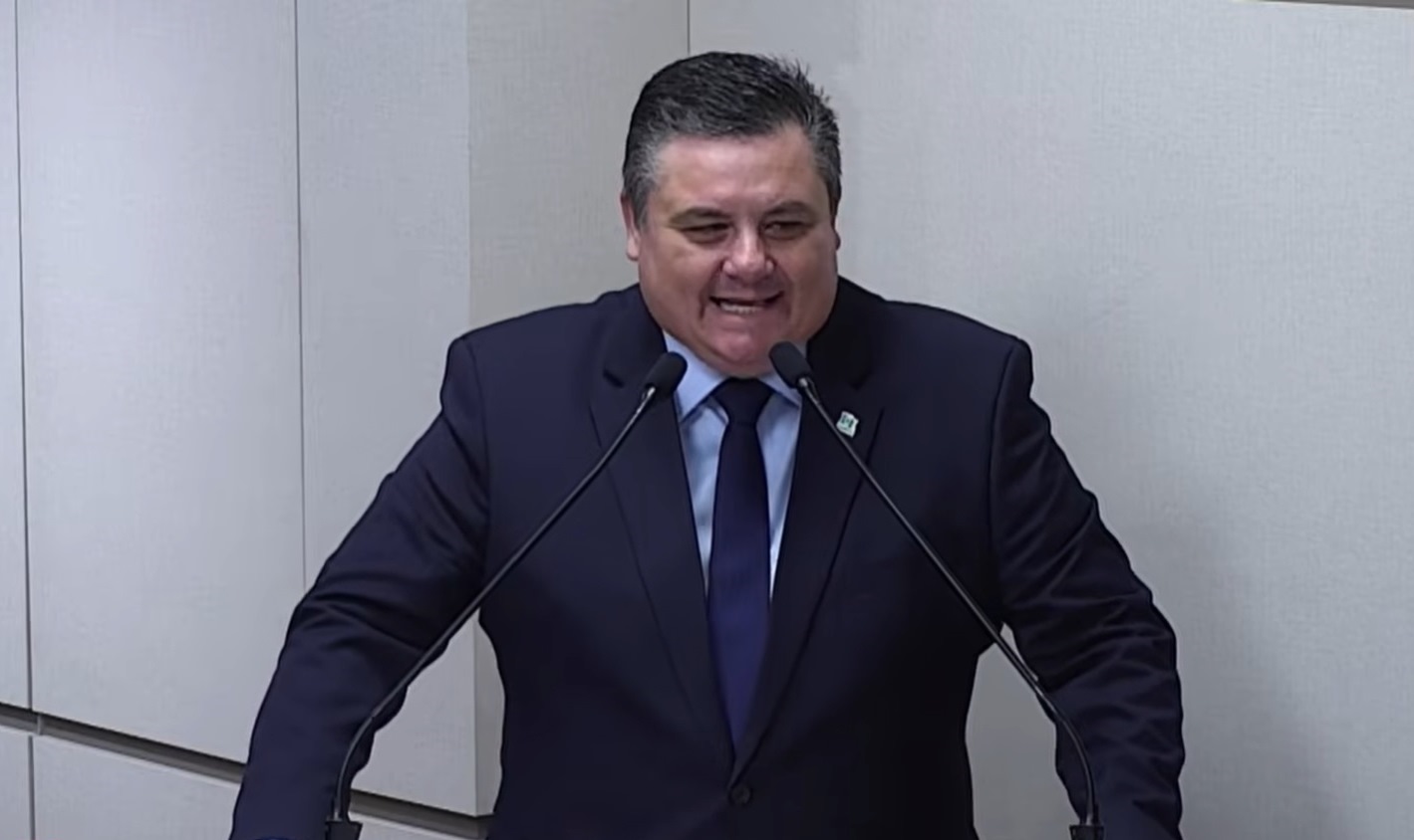 Valmor Scolari toma posse como prefeito de Chapecó - Foto Reprodução Oeste Mais